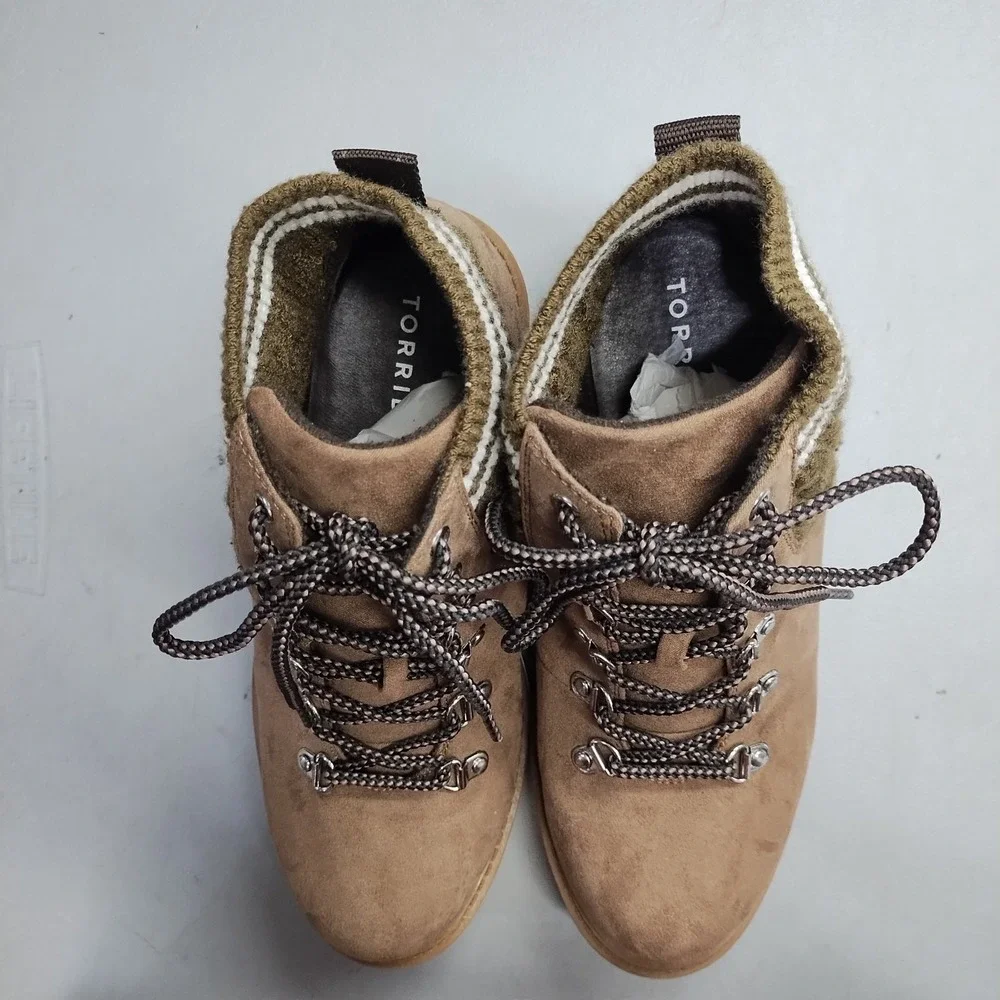 Torrid Knit Hiker Boots Womens US 8W Multi Upper Fabric Round Toe Lace Up EUC